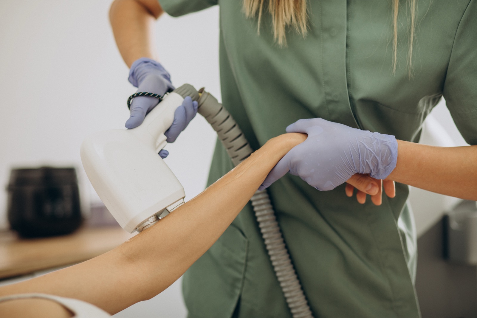 Épilation électrique haute fréquence — Apilus xCell Pro, Nuevaderm Paris
